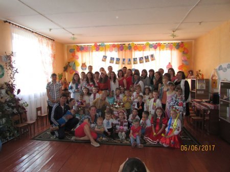 «10 років по доріжці—крокують у садок ніжки!»